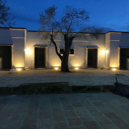 メレンドゥーニョ Le Tre Colonne Bed & Breakfast エクステリア 写真