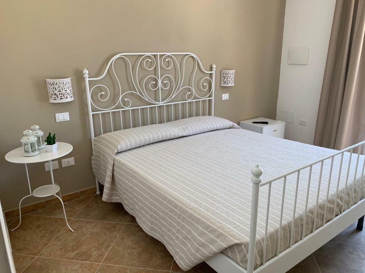 メレンドゥーニョ Le Tre Colonne Bed & Breakfast エクステリア 写真