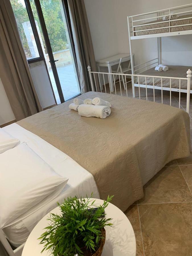 メレンドゥーニョ Le Tre Colonne Bed & Breakfast エクステリア 写真
