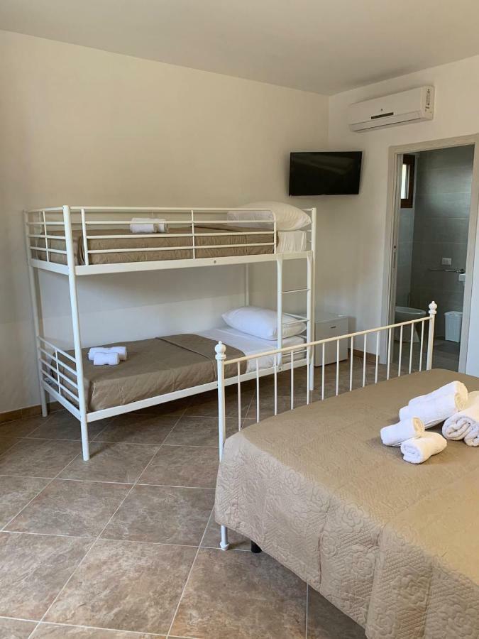 メレンドゥーニョ Le Tre Colonne Bed & Breakfast エクステリア 写真