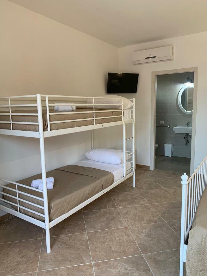 メレンドゥーニョ Le Tre Colonne Bed & Breakfast エクステリア 写真