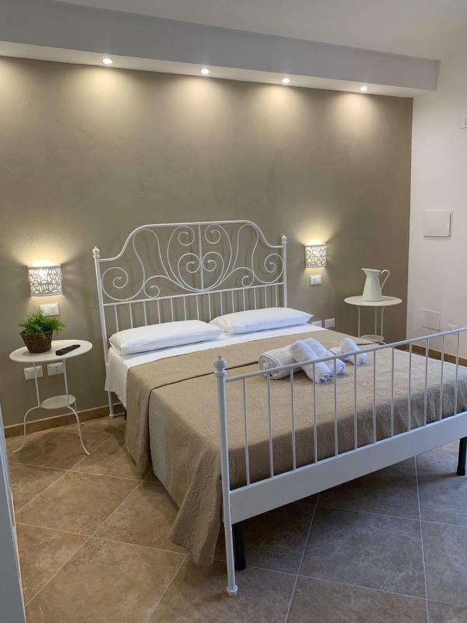 メレンドゥーニョ Le Tre Colonne Bed & Breakfast エクステリア 写真