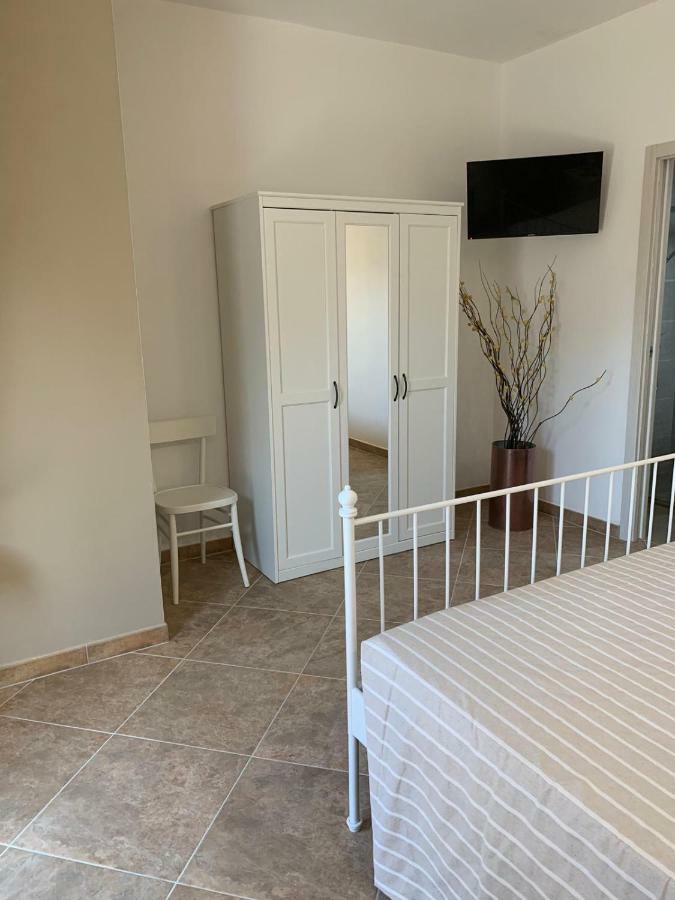 メレンドゥーニョ Le Tre Colonne Bed & Breakfast エクステリア 写真